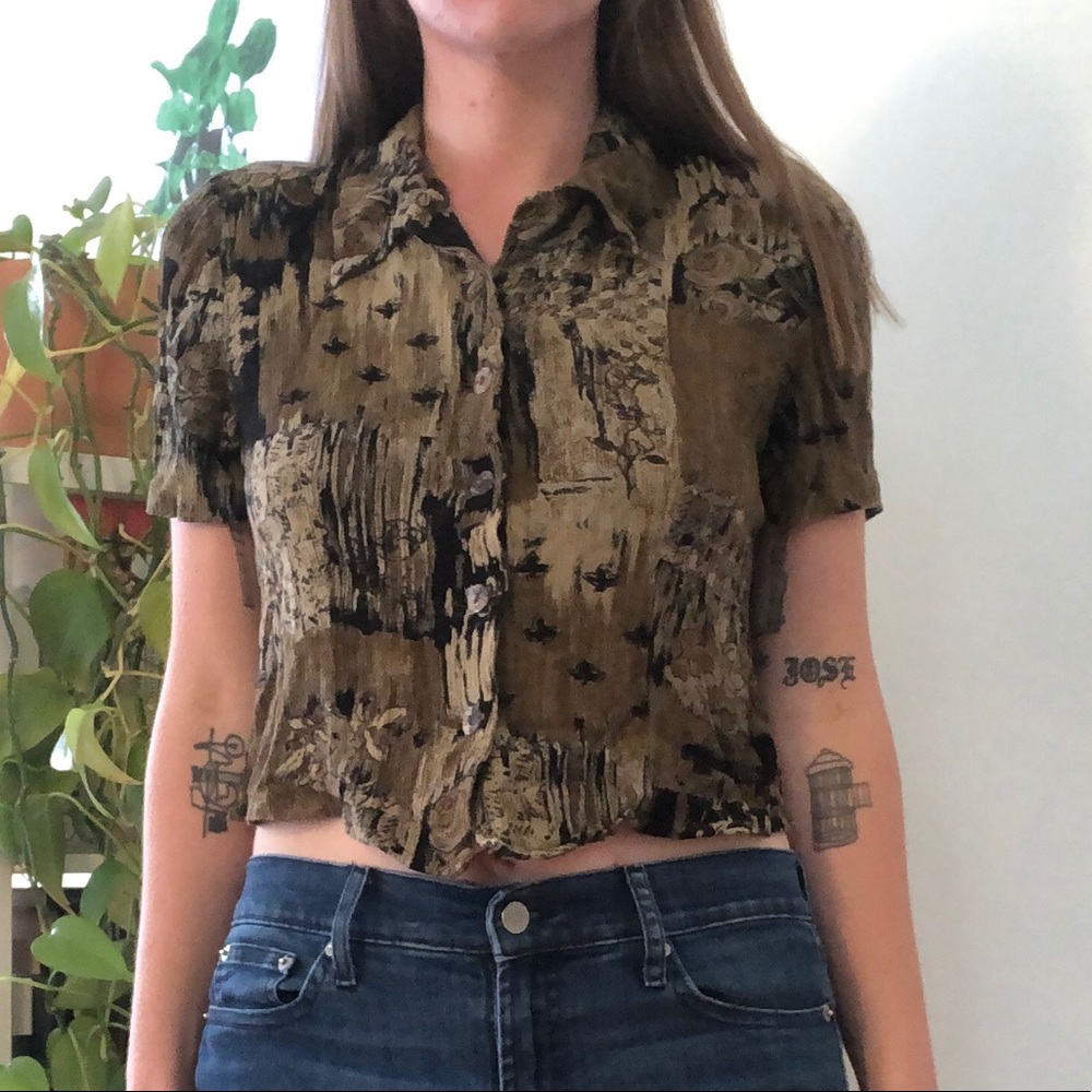 90s Cutout Back Button-up